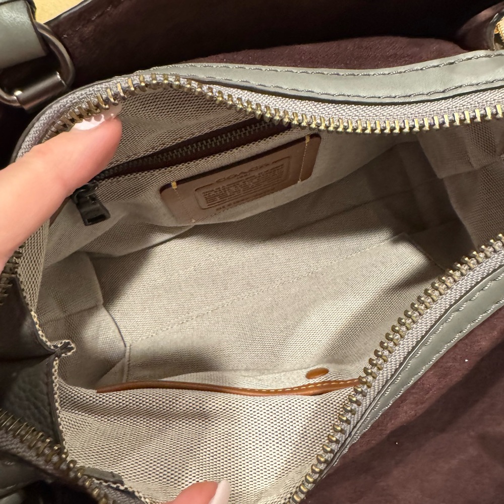 Coach Rogue 25 with Rivets - Picture 11 of 13